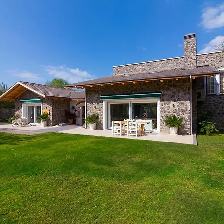 Sleeps 8 With Pool Air Con And Wifi Villa *